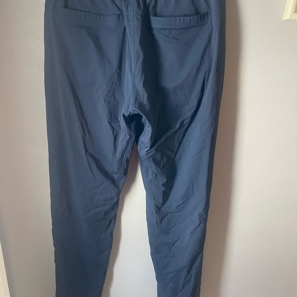 Lululemon M blue lined jogger pants sweatpants zippered pockets EUC - Picture 2 of 12